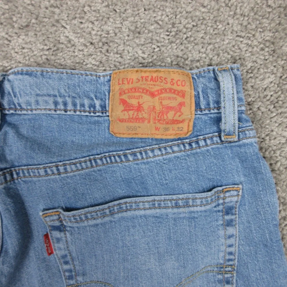 Levis Jeans Mens 36x32 Blue 36x32 Blue 559 Relaxed Straight‎ Faded Denim Pants